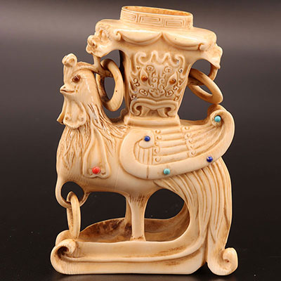 Chine - Vase en forme de phénix en ivoire avec cabochons en corail et turquoise 1900
