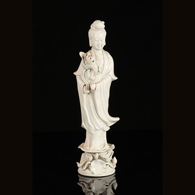 中国-中国白瓷雕像