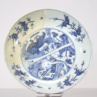 Large Ming period dish