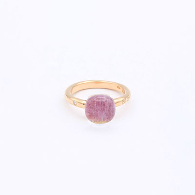 Bigli ring in 18K pink gold set with a ruby ​​under a quartz cabochon