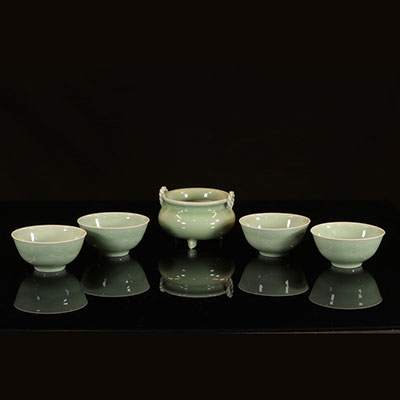 Chine  - Lot de 4 bols et pot en porcelaine chinoise céladon