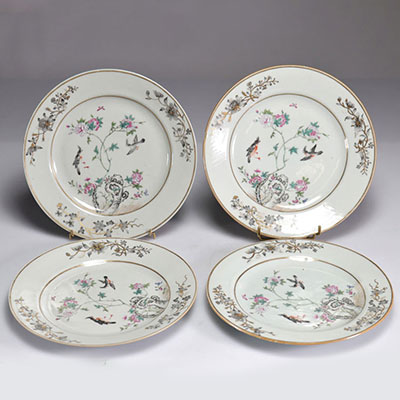 assiettes (4) en porcelaine, décor aux oiseaux, époque Qianlong, famille rose