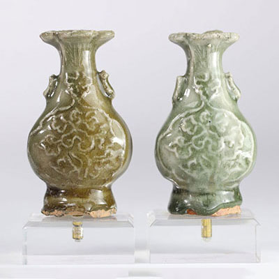 Chine paire de vases de formes gourdes céladons d'époques Ming