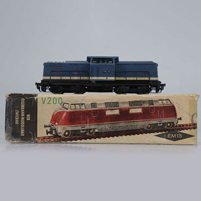 VEB Eisenbahn locomotive / Reference: 190 18 B / Type: V100 001
