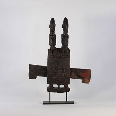 Dogon lock surmounted by two figures