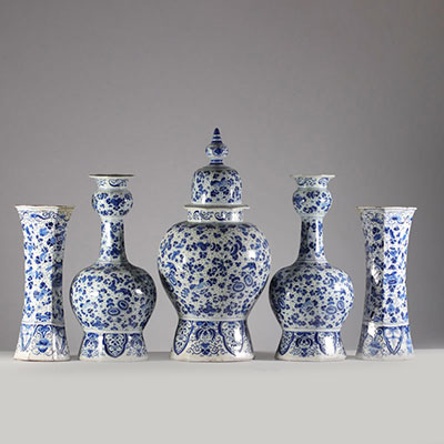 Set of vases and potiche in Delft 18th