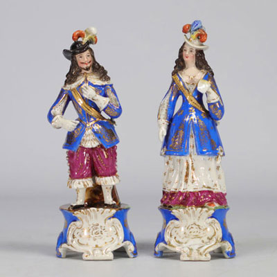 Porcelaine de Paris démontrant un couple de personnages du XIXe siècle