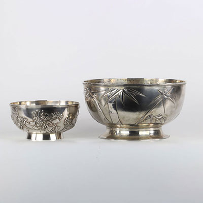 CHINA, set of 2 early 20th century silver bowls Large bowl with bamboo decoration Bowl with chrysanthemum decoration of ZEEWO Shanghai hallmark, circa 1920