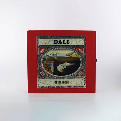 Salvador Dali - Dali de Draeger. Paris, Draeger, 1968. In-4° carré, toile rouge ornée d'une montre molle métallique, sous coffret toilé rouge illustré de l'éditeur