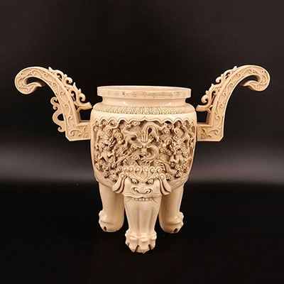 Chine - vase en ivoire sculpté décor de dragon