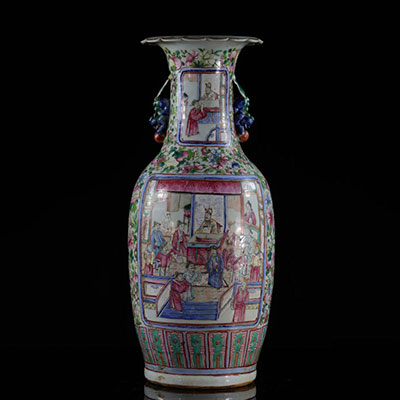 Chine Grand vase en porcelaine de chine famille rose fin décor de personnages 19ème 