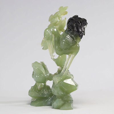 Sculpture en jade à décor d'oiseaux du XXe siècle