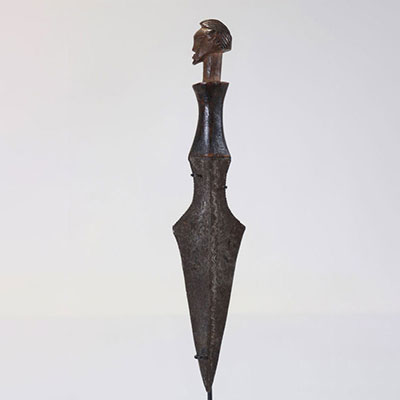 Songye RDC ancien couteau manche surmonté d'une tête sculptée