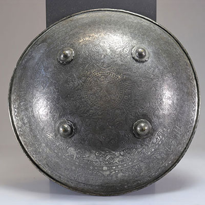 Perse, XIXème. Bouclier de combat