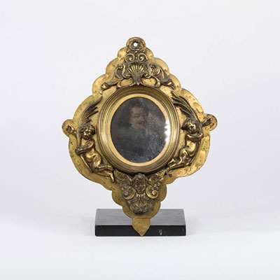 Rare portrait miniature 17ème sur cuivre cadre en bronze décor d'anges