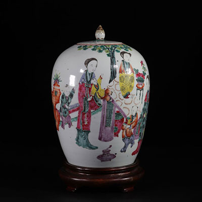 China covered vase with 19th century character decoration