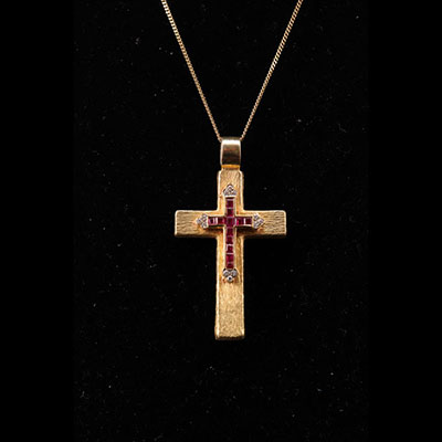 Pendentif croix en or 18k baguette de Ruby et diamants 
