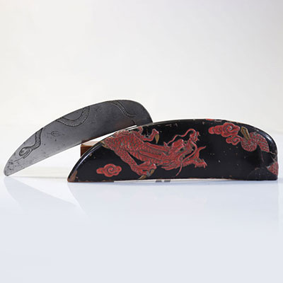 Japon arme dans son fourreau en bois à décor de dragon époque Edo