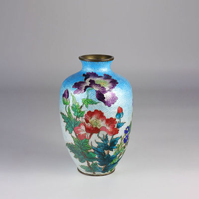 Japan cloisonne vase decorated with flowers 1900