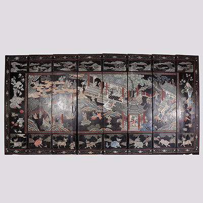China lacquer Coromandel screen decorated with a scene of life from