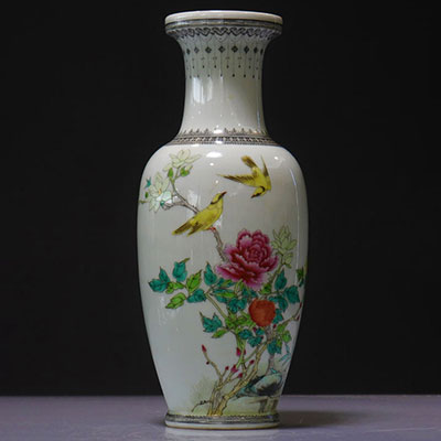 Vase en porcelaine de chine république 