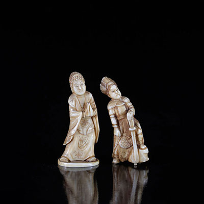 Japan Okimono warrior couple in carved ivory 19th