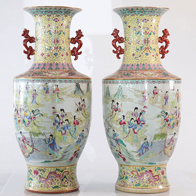 Paire de grands vases en porcelaine de chine XXème
