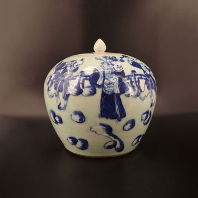 Vase couvert chine à décor de personnages