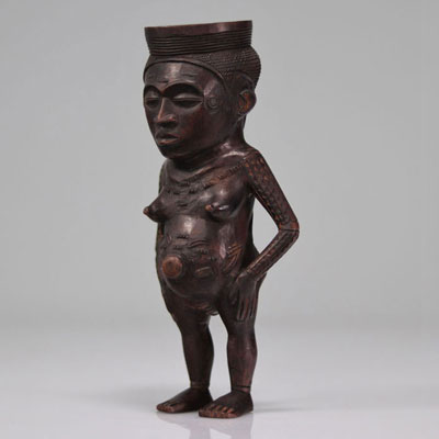 Coupe à vin de palme Kuba RDC Congo sculptée d'un personnage