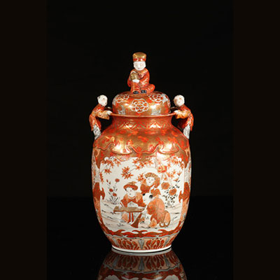 Japon - Vase couvert en porcelaine du japon 1900