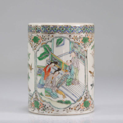 Pot à pinceaux famille verte en porcelaine.Chine XIXème.
