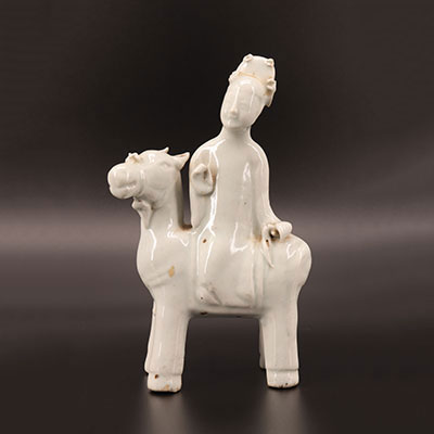 Chine - Statue blanc de chine personnage sur cheval époque kangxhi