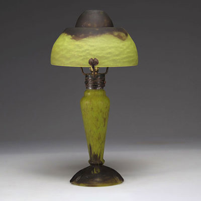 Daum Nancy lampe 1920 fond jaune et noir