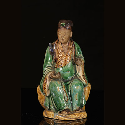 Chine - époque Ming - statue en terre cuite sancai représentant un lettré accident tête cassée recollée, manques