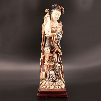 中国 - 彩饰牙雕人物像 19世纪