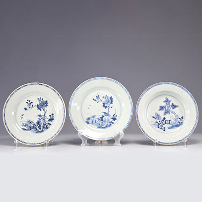 Assiettes (3) en porcelaine blanc bleu XVIIIème