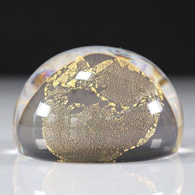 Paperweight. Val Saint-Lambert with gold leaf. Collard Alfred. 1989