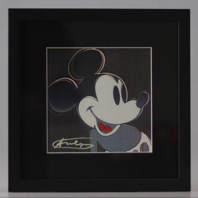 Andy Warhol ((attribué à ) - Main de Mickey Mouse signée au marqueur blanc sur sérigraphie en couleurs de la série Myths.