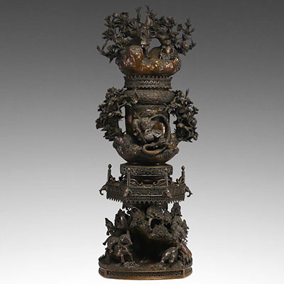 Japon, imposant brûle encens en bronze, époque Meiji.
