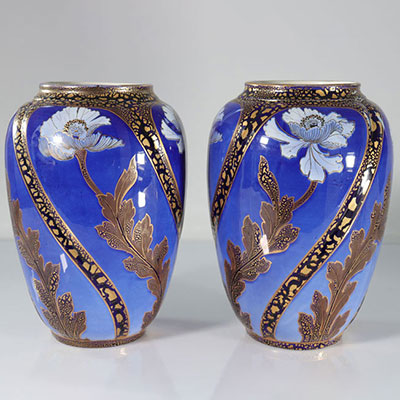 Large pair of Keller and Guerin Vases in Luneville, with poppies, heightened with gold, circa 1920