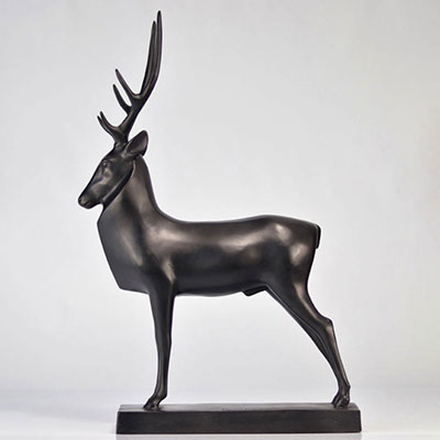 François Pompon. Big Stag (1929). Bronze with brown patina. Signed 