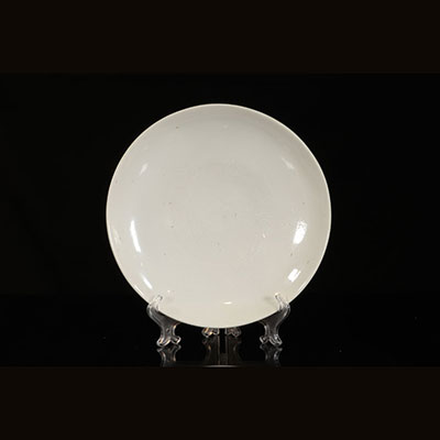 Chine - plat en porcelaine Dehua blanc de Chine époque Ming