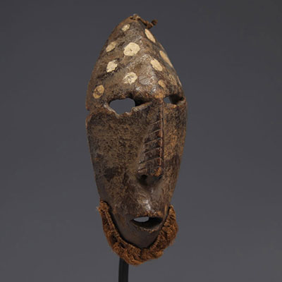 Large LEGA mask, ground floor, carved wood, traces of pigments