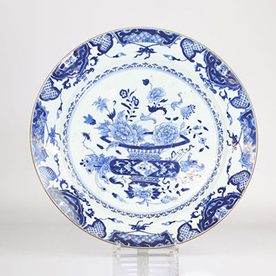 China large rich blanc-bleu porcelain dish decorated with an 18th century flowered vase