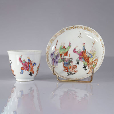 Bowl and under bowl in famille rose porcelain beautiful decoration of warriors