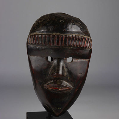 Africa Rare Dan mask in carved wood beautiful patina of use early 20th century