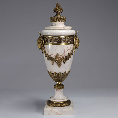 Cassolette en marbre et bronze de style Louis XVI