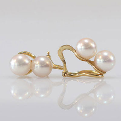 Pair of yellow gold and pearl earrings