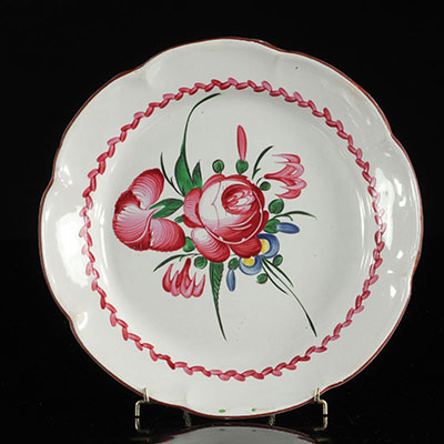 Les Islettes France Plate with a bouquet of roses. 19th.