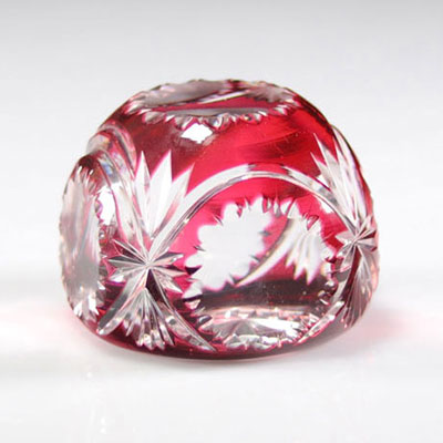 Val Saint-Lambert cut paperweight with red background